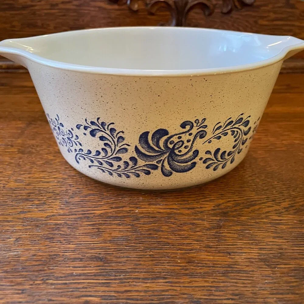 Vintage Pyrex Tan with Blue Flowers, Homestead Pattern, 473-B Casserole, No Lid
